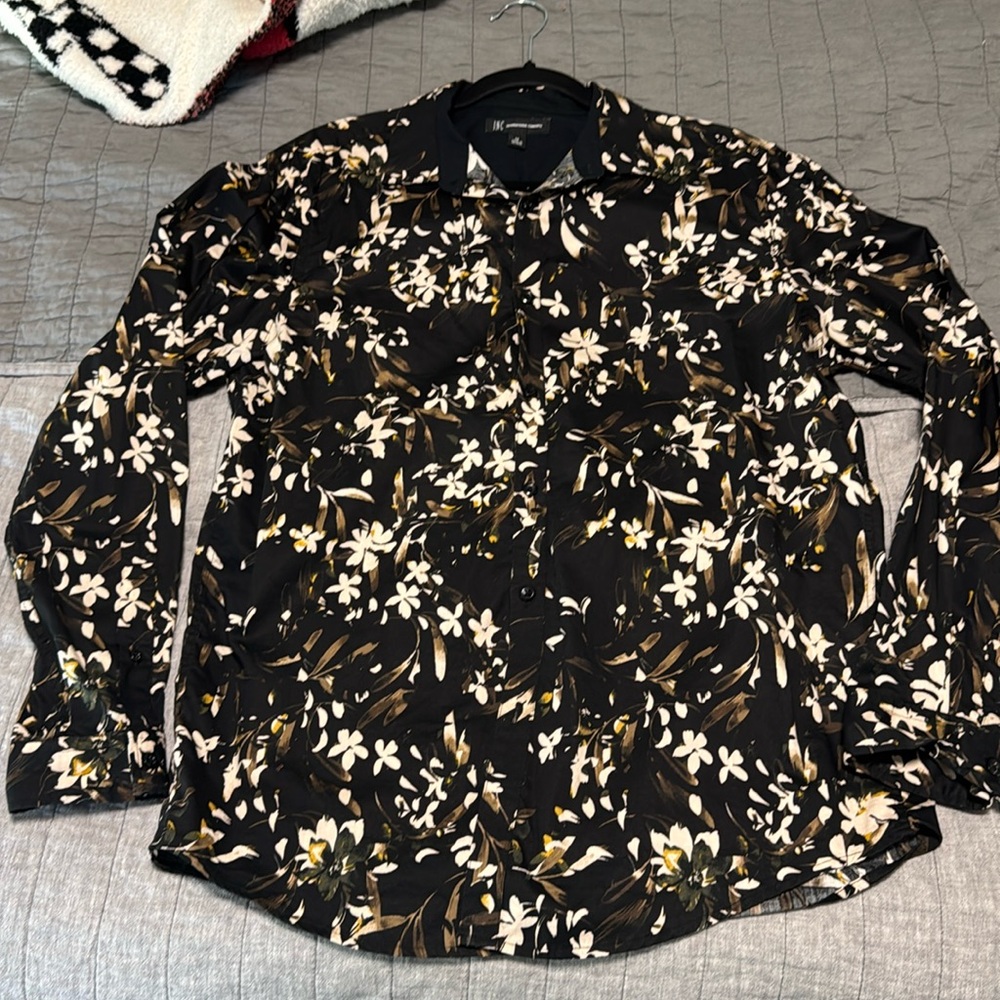 Floral button down dress up shirt size M